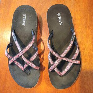 Adorable and comfortable TEVA pink floral slip-on sandals SZ 9
